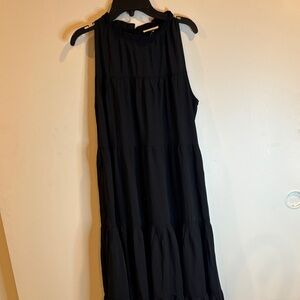 Chic Black Sleeveless Midi Dress